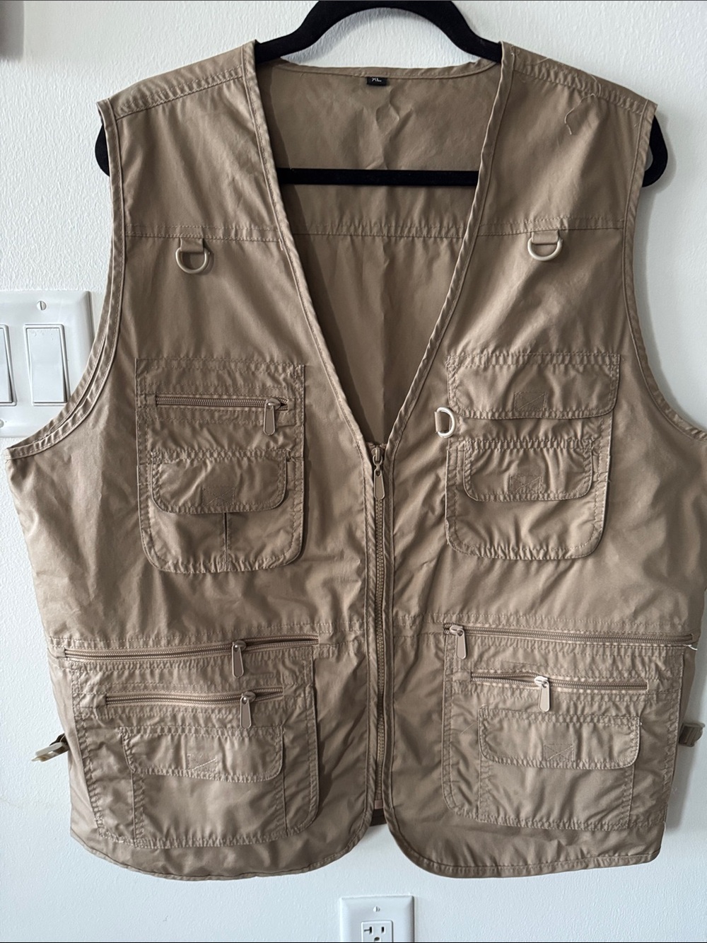 Utility Multi-Pocket Vest Fishing Outdoor Mens XL Khaki New Without Tags